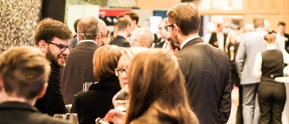 Networking at Trade Shows: The Ultimate Guide