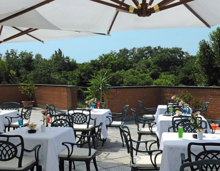 FlyOn Hotel & Conference Center