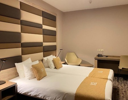 XO Hotels Blue Square